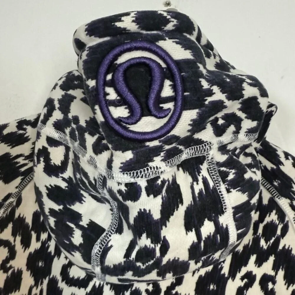 Lululemon Scuba Hoodie Black White Ikat Print – Women’s XS/S